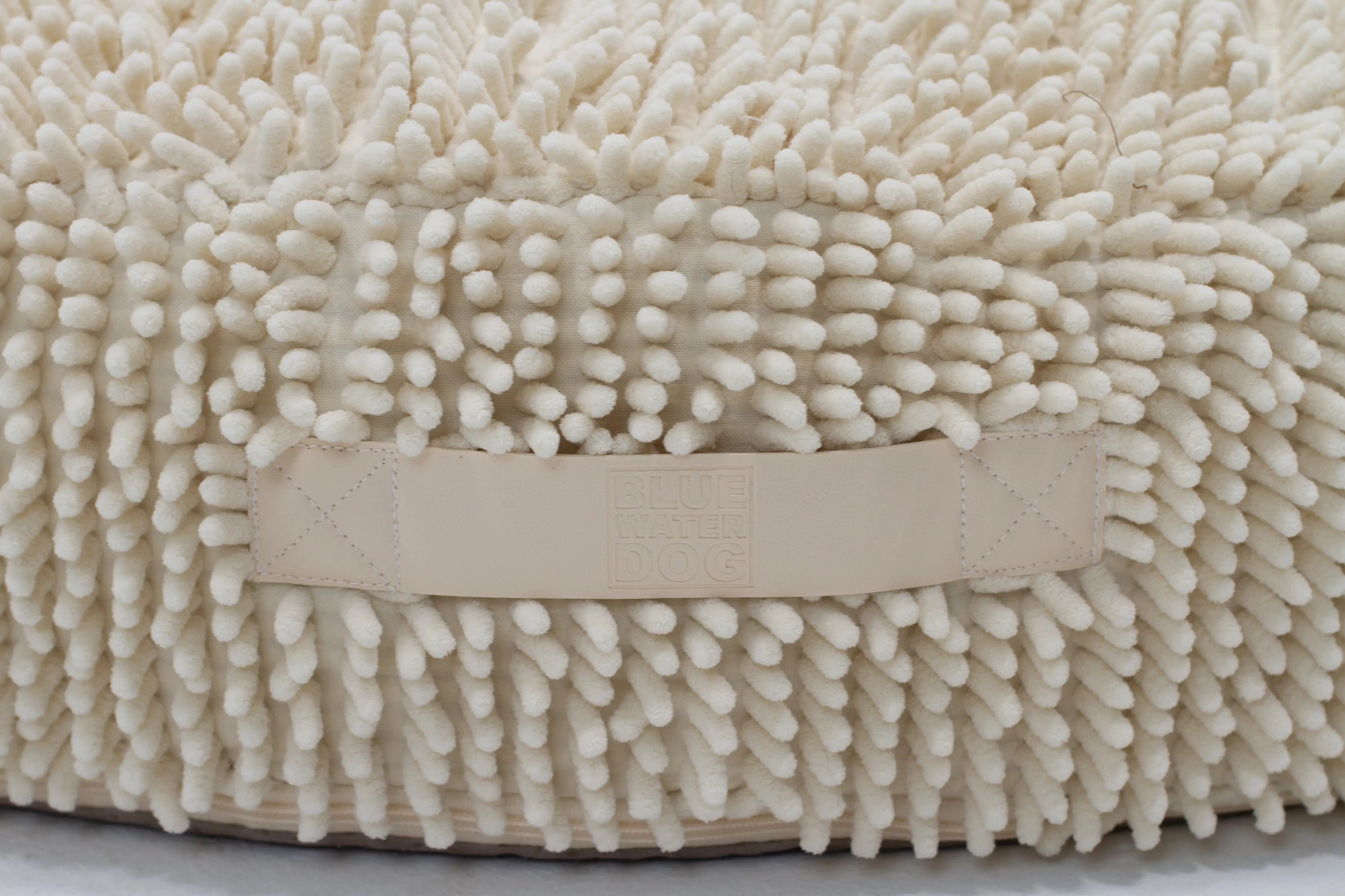 Medium Snoozy Bed - Calming Orthopedic Donut Dog Bed (Cream Towel)